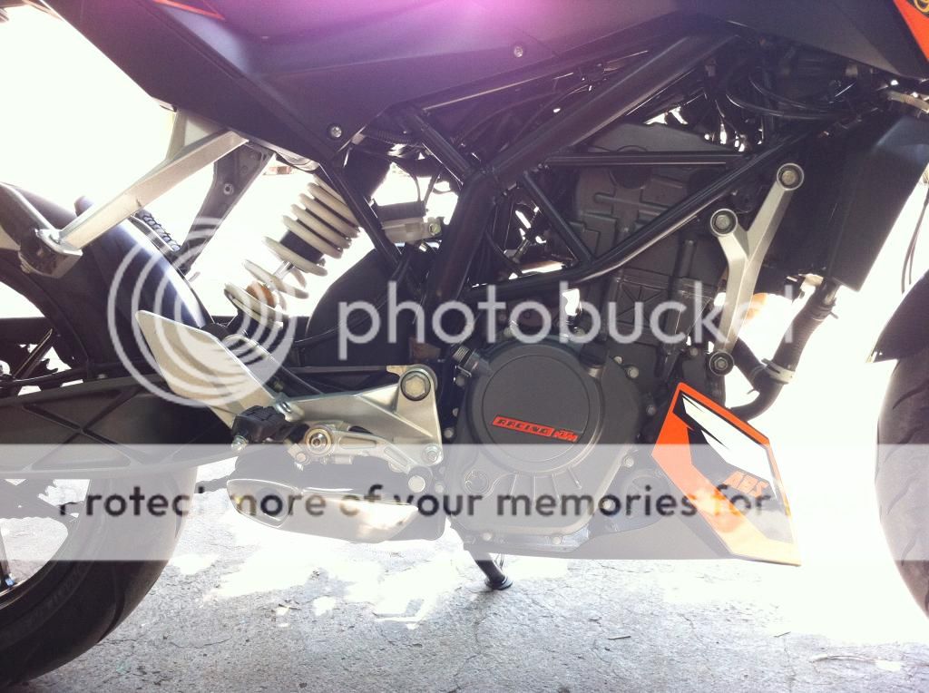 Cần bán KTM DUKE 125 đăng kí 11/2013 mới nguyên còn hơn 1 năm bảo hành của hãng - 2