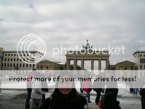 the MASSIVE number of pple at the FREE new berlin tour!